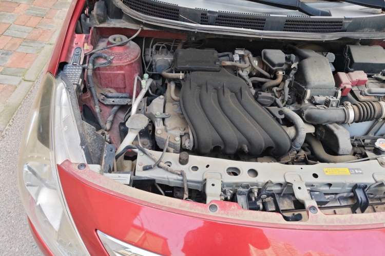 Used Nissan Sunny 2015 1.5XE Manual Master Edition Engine Bay Right