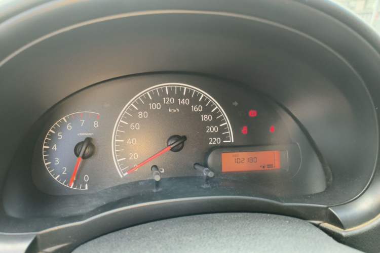 Used Nissan Sunny 2015 1.5XE Manual Comfort Edition Instrument Cluster