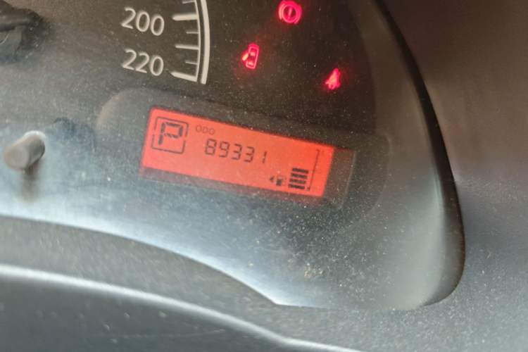 Used Nissan Sunny 2015 1.5XE CVT Comfort Edition Odometer Close Up