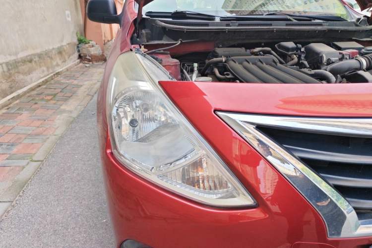 Used Nissan Sunny 2015 1.5XE Manual Master Edition Right Front Headlight