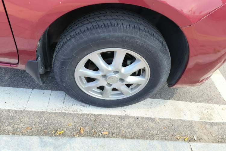 Used Nissan Sunny 2015 1.5XE Manual Comfort Edition Right Front Wheel Hub