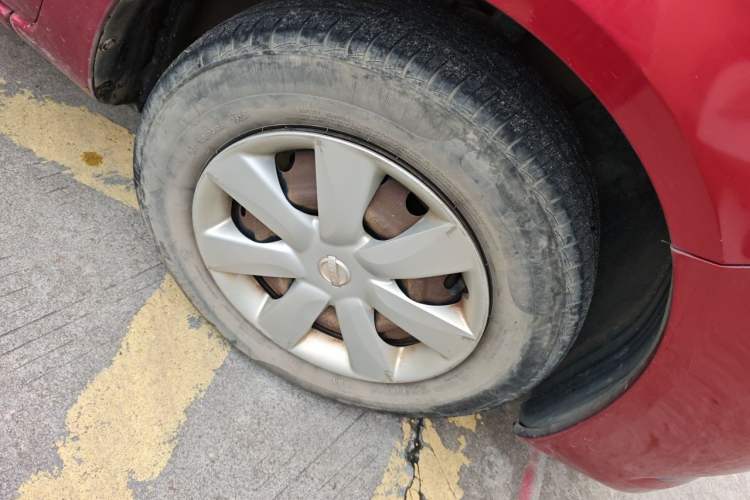 Used Nissan Sunny 2015 1.5XE CVT Comfort Edition Right Front Wheel Hub