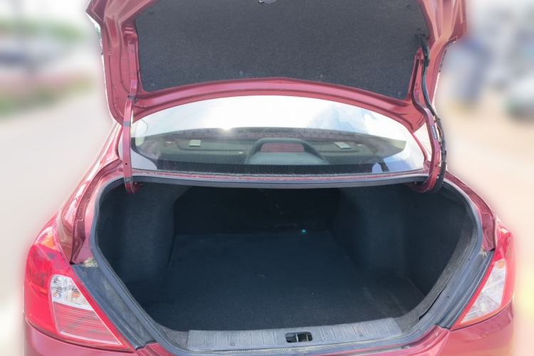 Used Nissan Sunny 2015 1.5XE Manual Comfort Edition Trunk