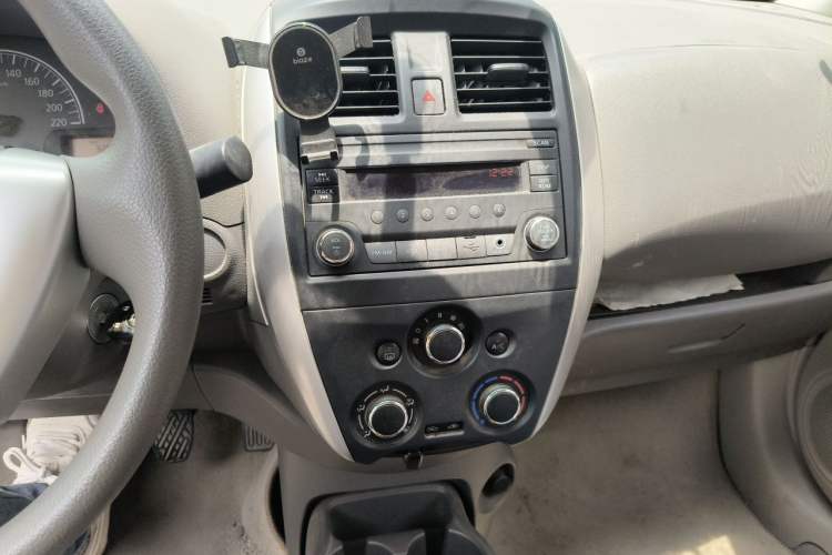 Used Nissan Sunny 2015 1.5XE Manual Comfort Edition Audio And AC Panel