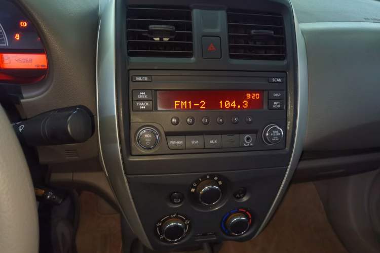 Used Nissan Sunny 2015 1.5XE CVT Comfort Edition Audio And AC Panel