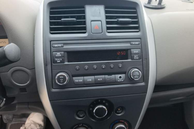Used Nissan Sunny 2015 1.5XE Manual Comfort Edition Audio And AC Panel