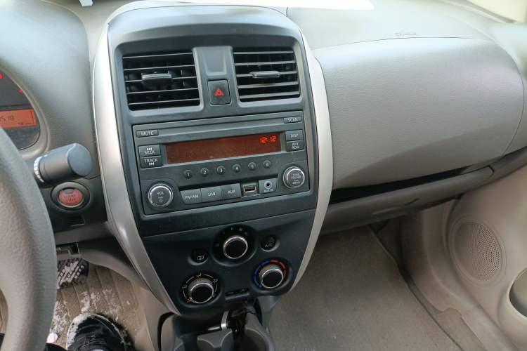 Used Nissan Sunny 2015 1.5XE CVT Master Edition Audio And AC Panel