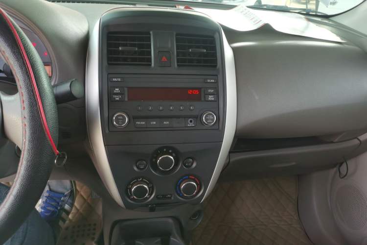 Used Nissan Sunny 2015 1.5XE CVT Comfort Edition Audio And AC Panel