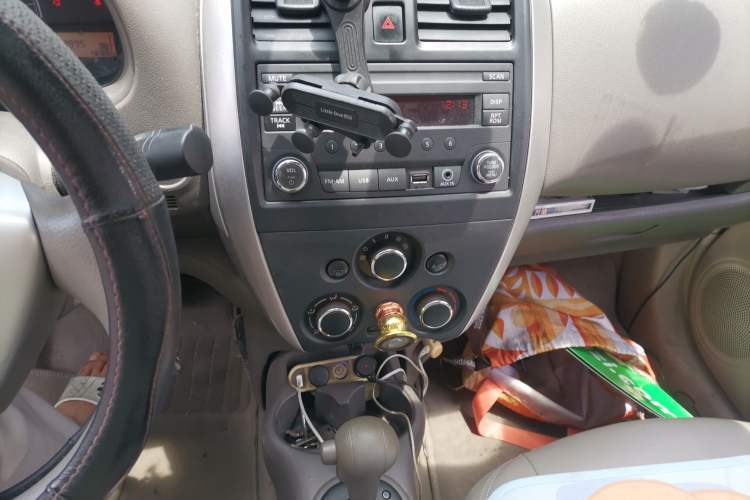 Used Nissan Sunny 2015 1.5XE CVT Elite Edition Audio And AC Panel