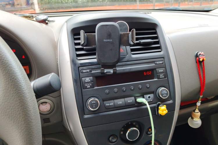 Used Nissan Sunny 2015 1.5XE CVT Master Edition Audio And AC Panel