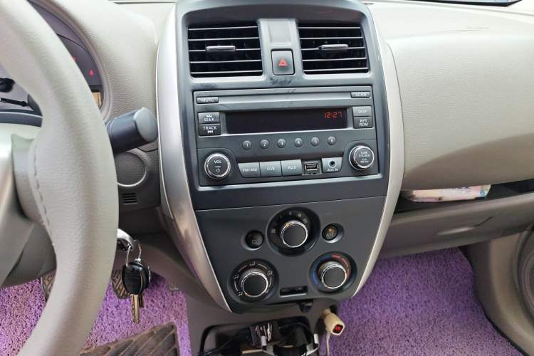 Used Nissan Sunny 2015 1.5XE Manual Comfort Edition Audio And AC Panel