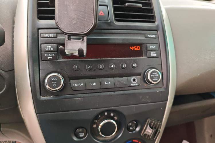 Used Nissan Sunny 2015 1.5XE Manual Comfort Edition Audio And AC Panel
