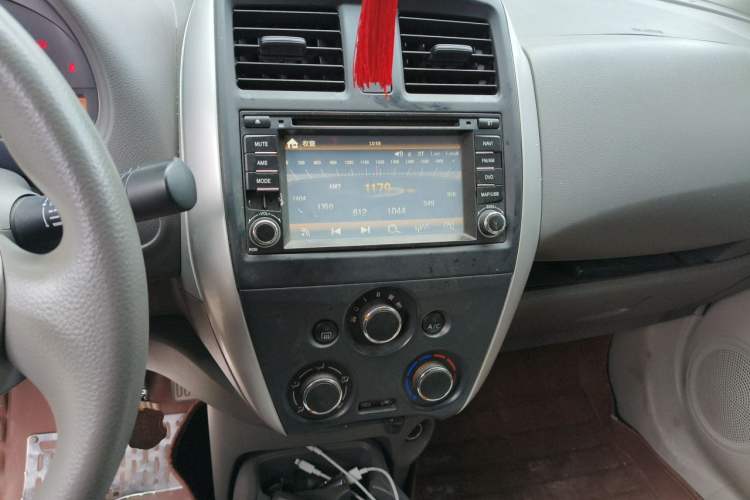 Used Nissan Sunny 2015 1.5XE CVT Comfort Edition Audio And AC Panel