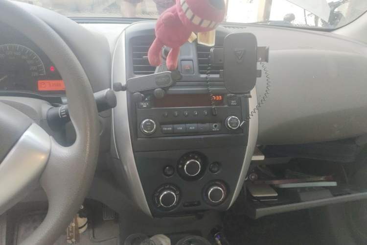Used Nissan Sunny 2015 1.5XE CVT Comfort Edition Audio And AC Panel