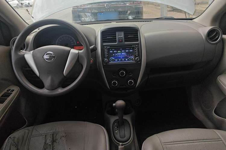 Used Nissan Sunny 2015 1.5XE CVT Master Edition Center Console
