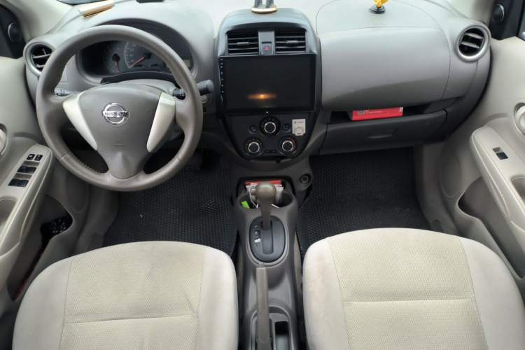 Used Nissan Sunny 2015 1.5XE CVT Master Edition Center Console