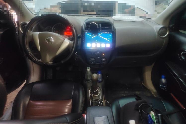Used Nissan Sunny 2015 1.5XE Manual Comfort Edition Center Console