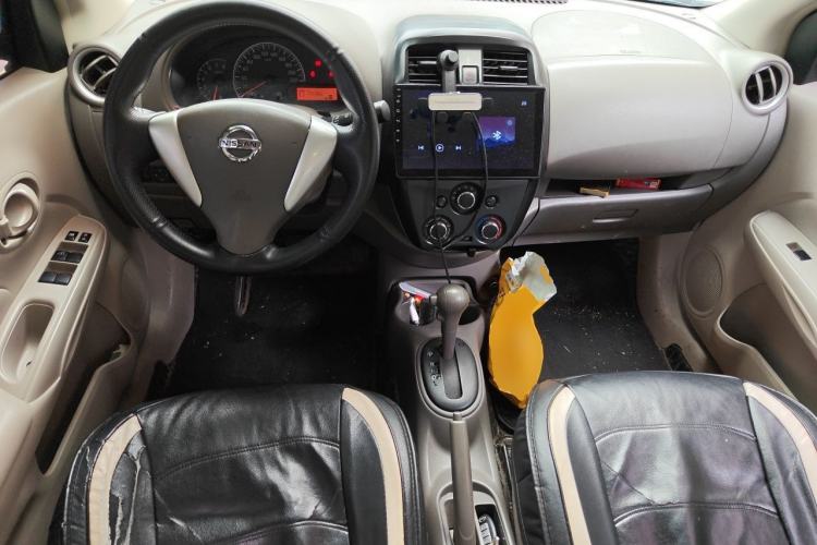 Used Nissan Sunny 2015 1.5XE CVT Master Edition Center Console