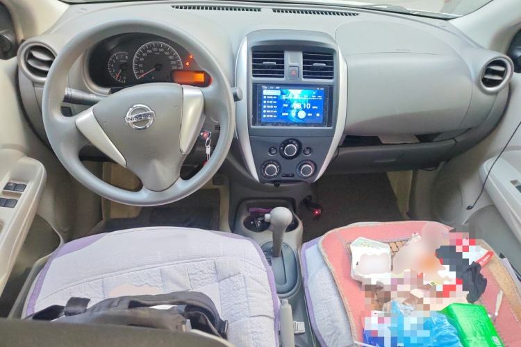 Used Nissan Sunny 2015 1.5XE CVT Comfort Edition Center Console