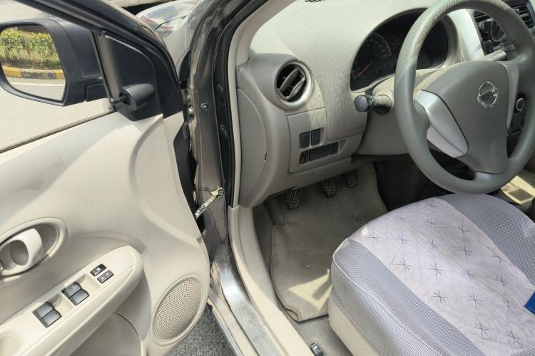 Used Nissan Sunny 2015 1.5XE Manual Comfort Edition Driver Seat