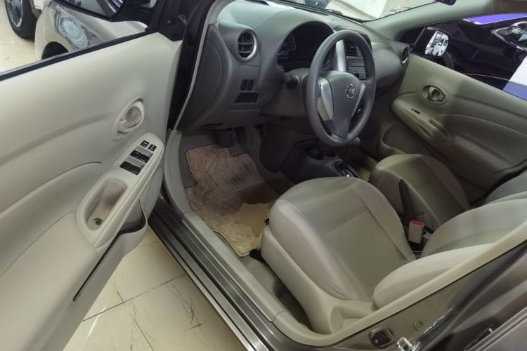Used Nissan Sunny 2015 1.5XE CVT Comfort Edition Driver Seat