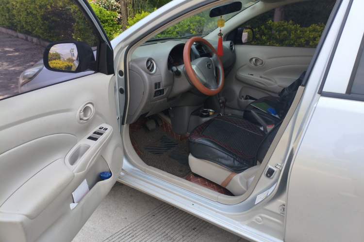 Used Nissan Sunny 2015 1.5XE CVT Comfort Edition Driver Seat