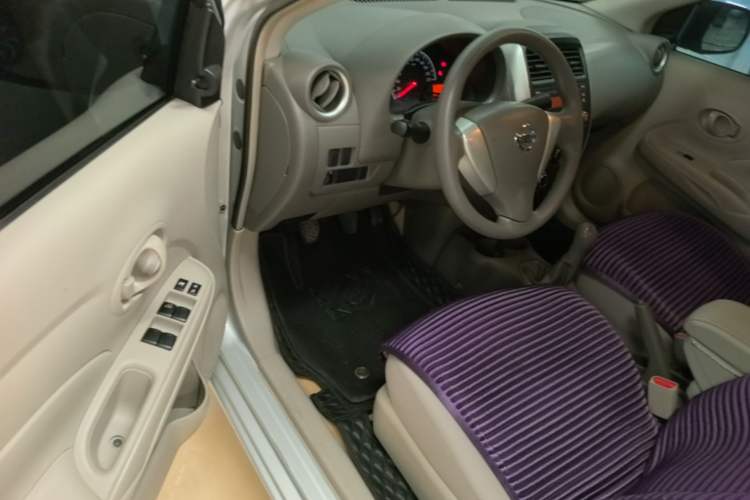 Used Nissan Sunny 2015 1.5XE Manual Comfort Edition Driver Seat