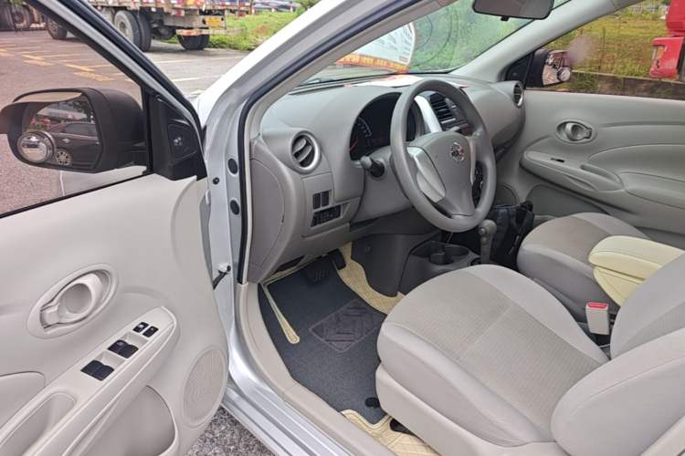 Used Nissan Sunny 2015 1.5XE CVT Master Edition Driver Seat