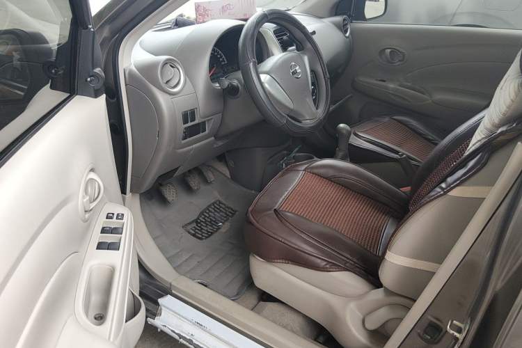 Used Nissan Sunny 2015 1.5XE Manual Comfort Edition Driver Seat