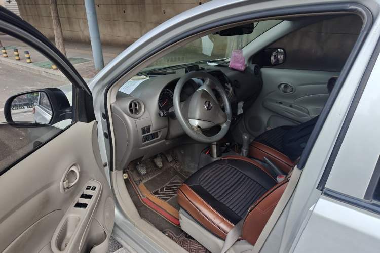 Used Nissan Sunny 2015 1.5XE Manual Elite Edition Driver Seat