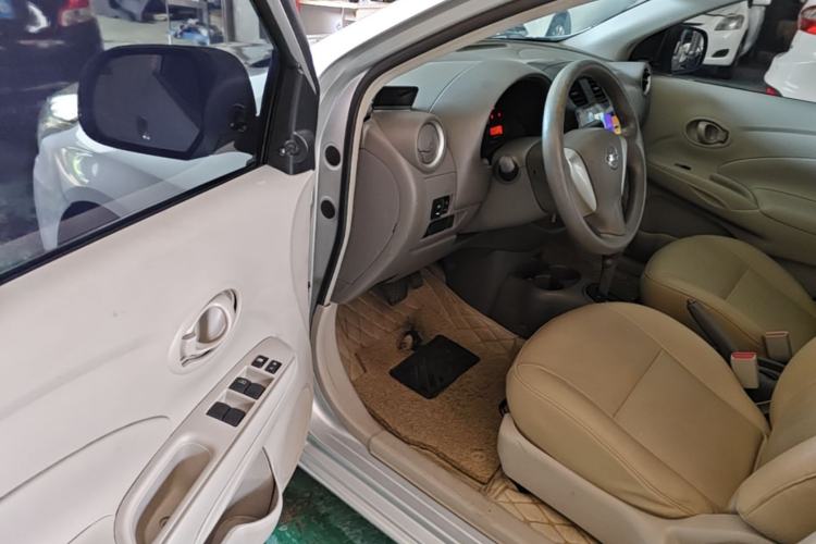 Used Nissan Sunny 2015 1.5XE CVT Comfort Edition Driver Seat