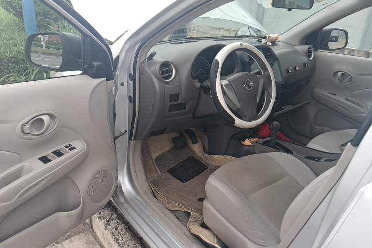 Used Nissan Sunny 2015 1.5XE CVT Comfort Edition Driver Seat