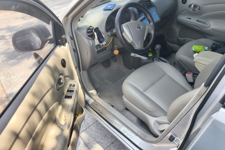 Used Nissan Sunny 2015 1.5XE CVT Comfort Edition Driver Seat