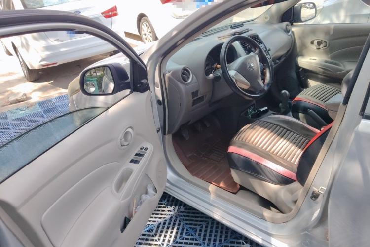 Used Nissan Sunny 2015 1.5XE Manual Comfort Edition Driver Seat