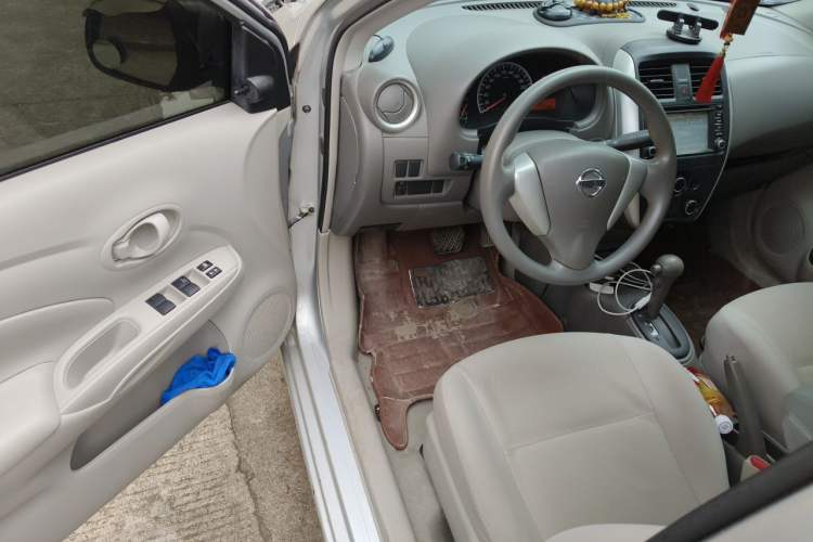 Used Nissan Sunny 2015 1.5XE CVT Comfort Edition Driver Seat