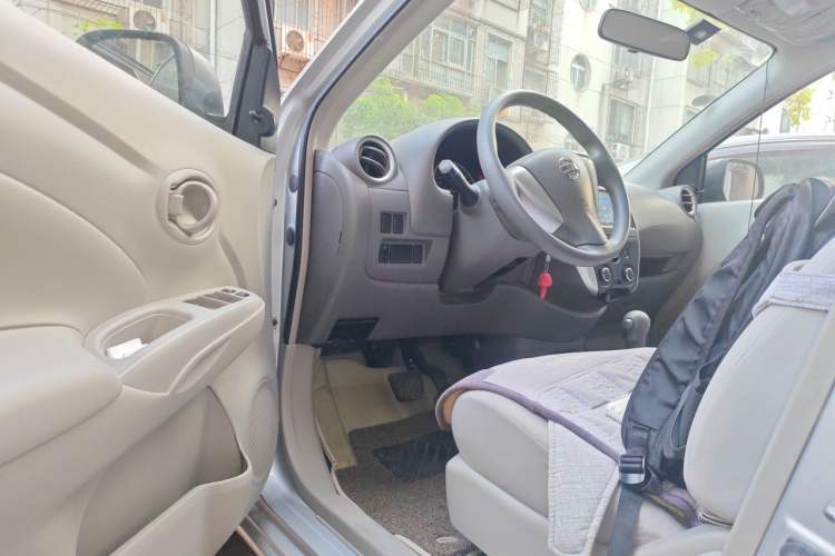 Used Nissan Sunny 2015 1.5XE CVT Comfort Edition Driver Seat