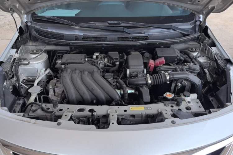 Used Nissan Sunny 2015 1.5XE Manual Master Edition Engine Bay