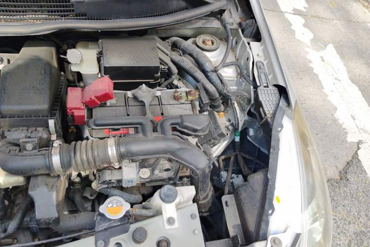 Used Nissan Sunny 2015 1.5XE CVT Master Edition Engine Bay Left
