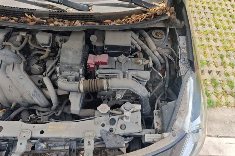 Used Nissan Sunny 2015 1.5XE Manual Comfort Edition Engine Bay Left