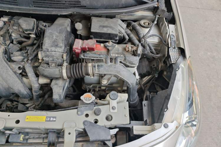 Used Nissan Sunny 2015 1.5XE Manual Comfort Edition Engine Bay Left