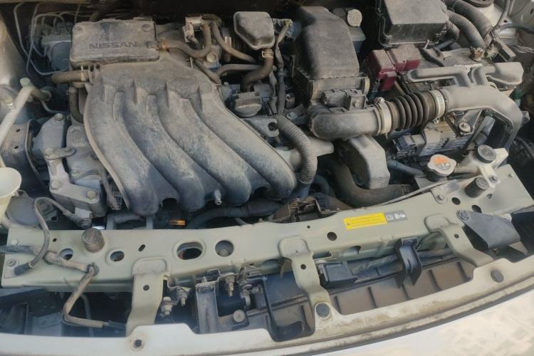 Used Nissan Sunny 2015 1.5XE CVT Comfort Edition Engine Bay