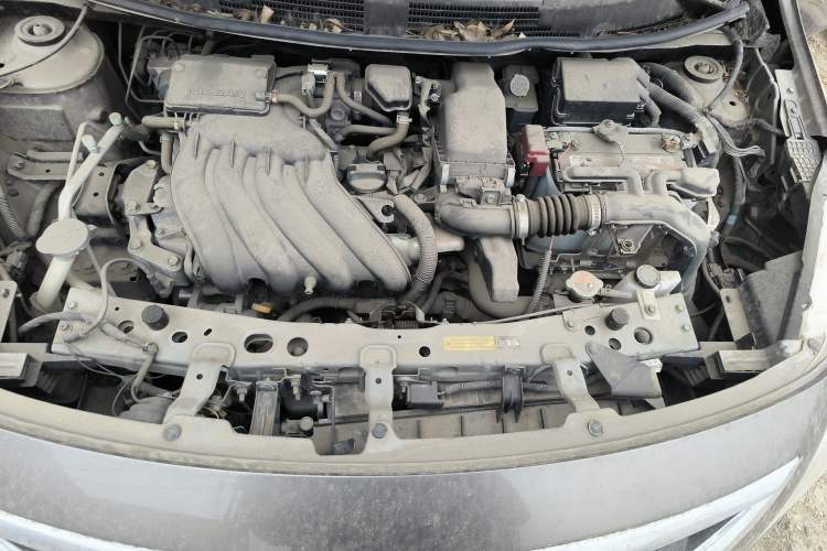 Used Nissan Sunny 2015 1.5XE Manual Comfort Edition Engine Bay