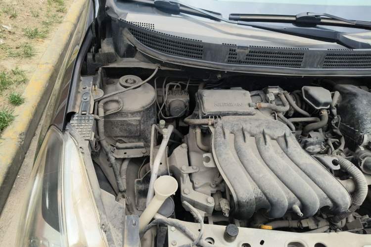 Used Nissan Sunny 2015 1.5XE Manual Comfort Edition Engine Bay Right