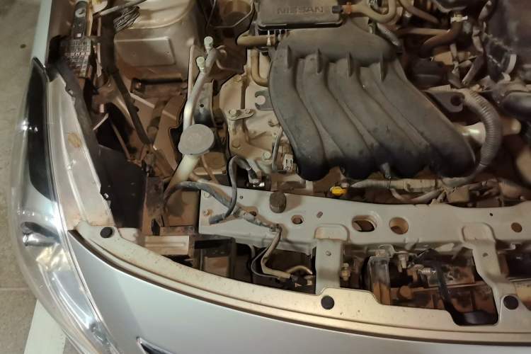 Used Nissan Sunny 2015 1.5XE Manual Comfort Edition Engine Bay Right