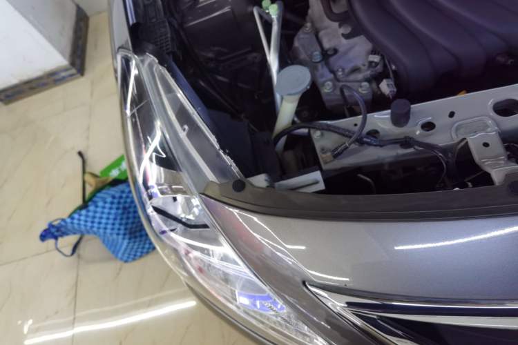 Used Nissan Sunny 2015 1.5XE CVT Comfort Edition Engine Bay Right