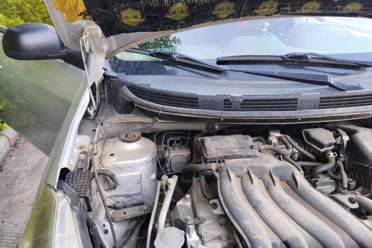 Used Nissan Sunny 2015 1.5XE CVT Comfort Edition Engine Bay Right