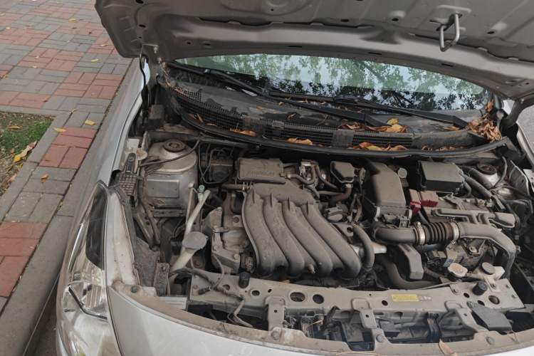 Used Nissan Sunny 2015 1.5XE CVT Master Edition Engine Bay Right