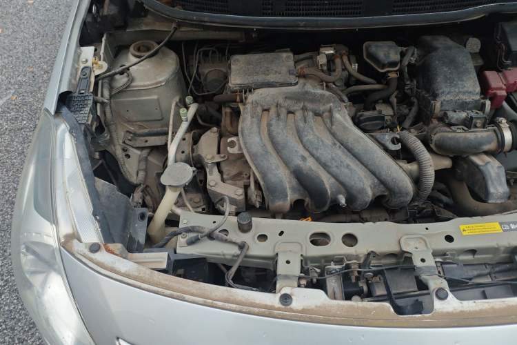 Used Nissan Sunny 2015 1.5XE Manual Comfort Edition Engine Bay Right