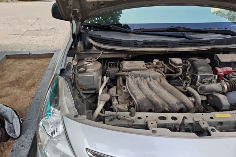 Used Nissan Sunny 2015 1.5XE Manual Comfort Edition Engine Bay Right