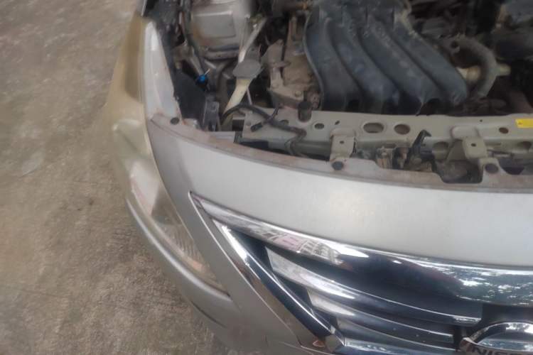 Used Nissan Sunny 2015 1.5XE Manual Comfort Edition Engine Bay Right